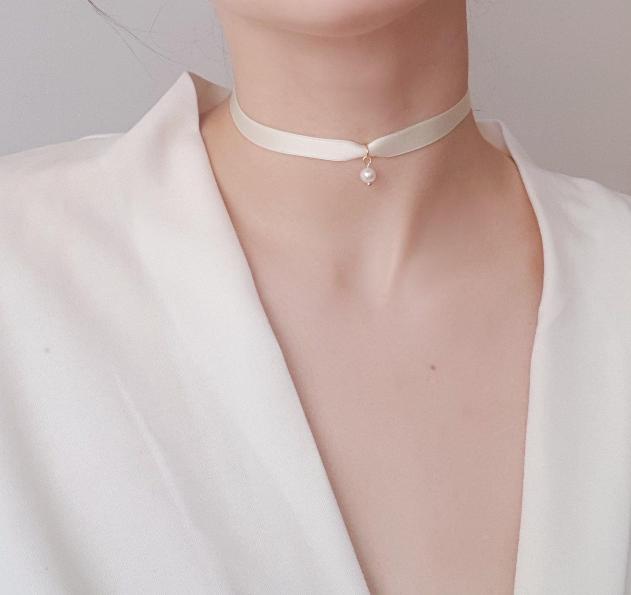 Collier Ras de Cou Perles Blanches — blanches, collier | Boutique NAYA